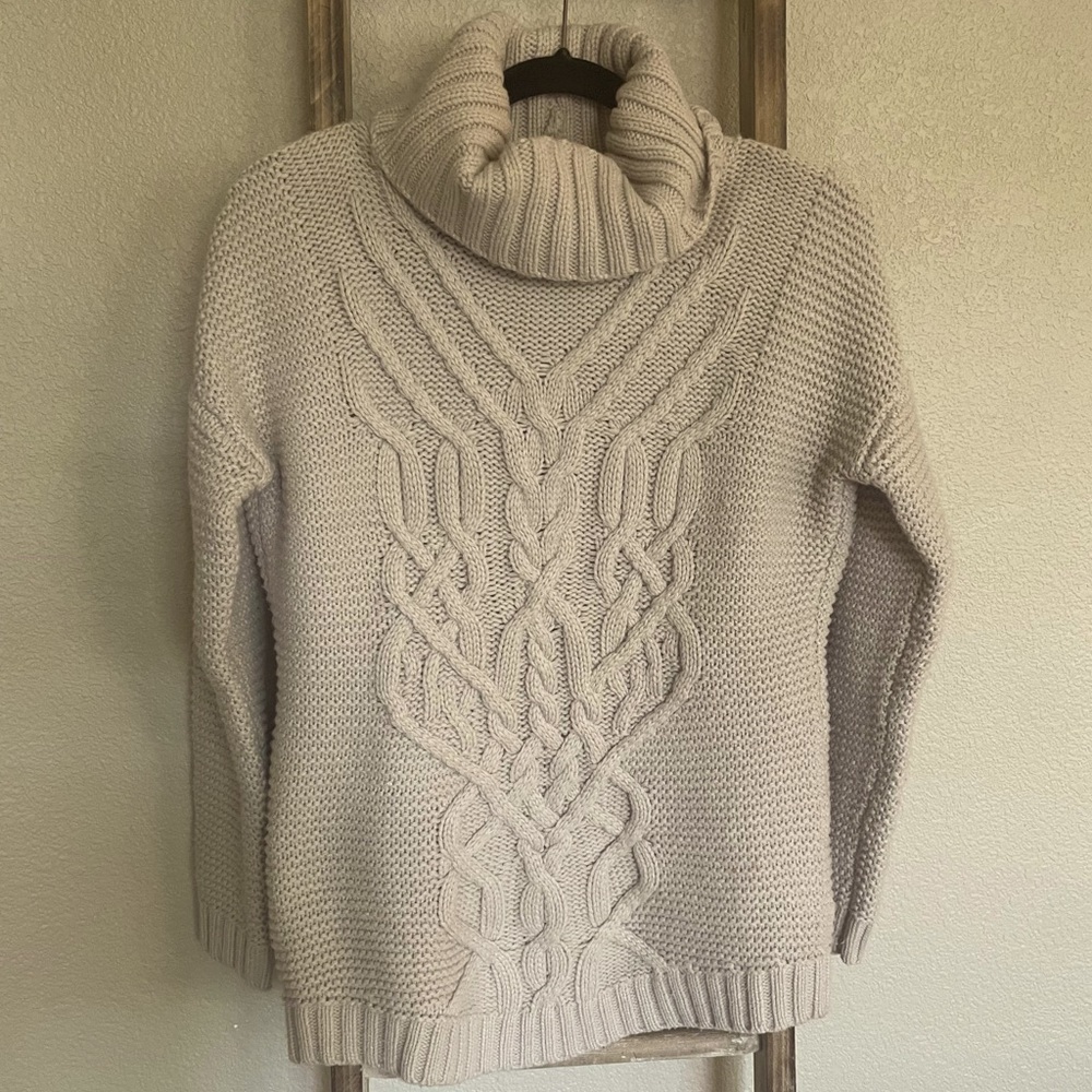 Tahari sweater